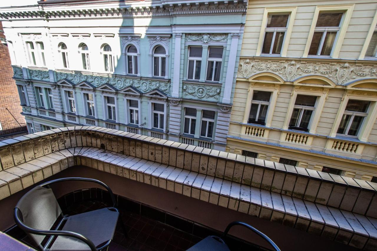 Colorful Day In Prague Design Apartments ภายนอก รูปภาพ